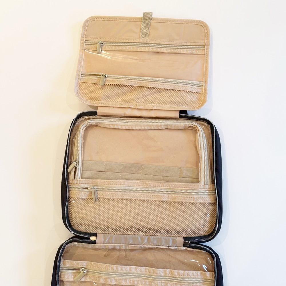 NWT Wedama Large Quilted Toiletry + Jewelry Organizer Travel Bag - Picture 9 of 14